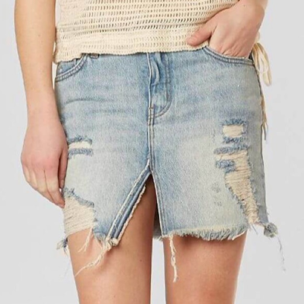 💫💥Free People Destroyed Denim Skirt- NWT! 🔥🔥